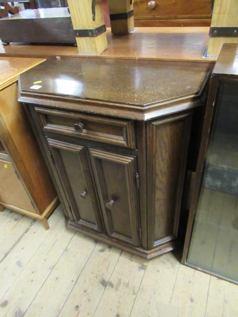 OAK CABINET Image