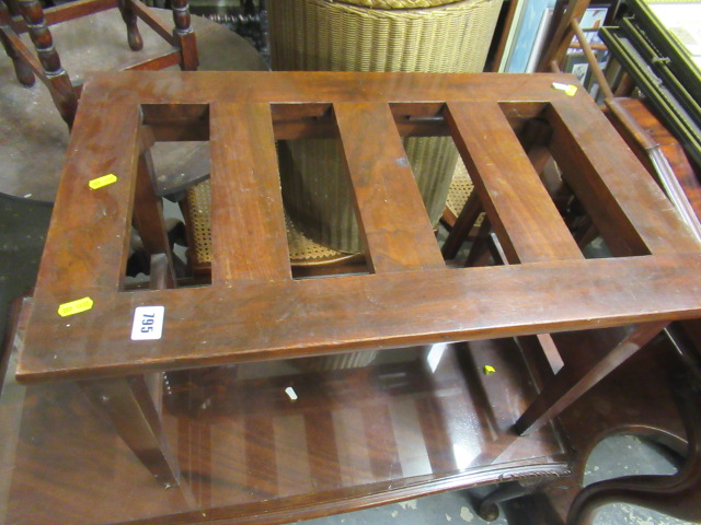 LUGGAGE BENCH Image