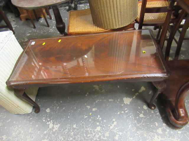 COFFEE TABLE Image