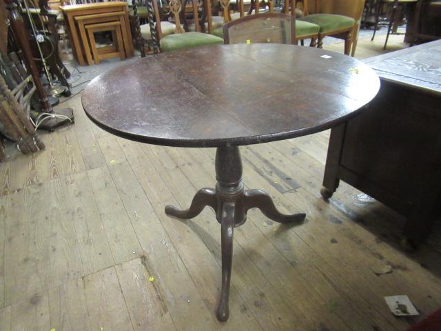 CIRCULAR TILT-TOP PEDESTAL TABLE Image