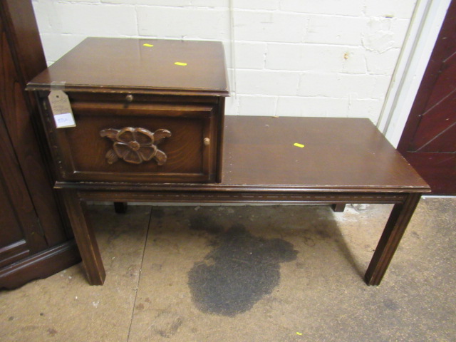 RETRO CHIPPY TELEPHONE SEAT Image