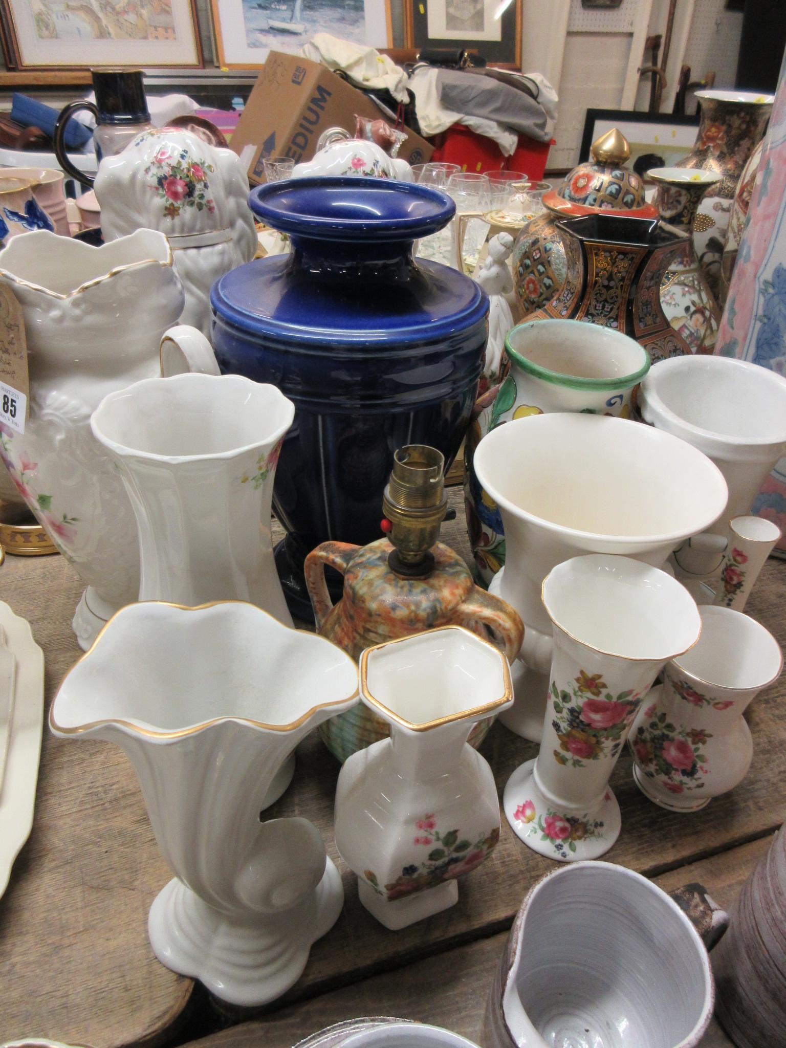 QUANTITY OF VASES AND TABLE LAMP Image