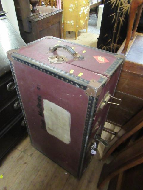 BURGUNDY MOSSMAN TRAVELLING TRUNK Image