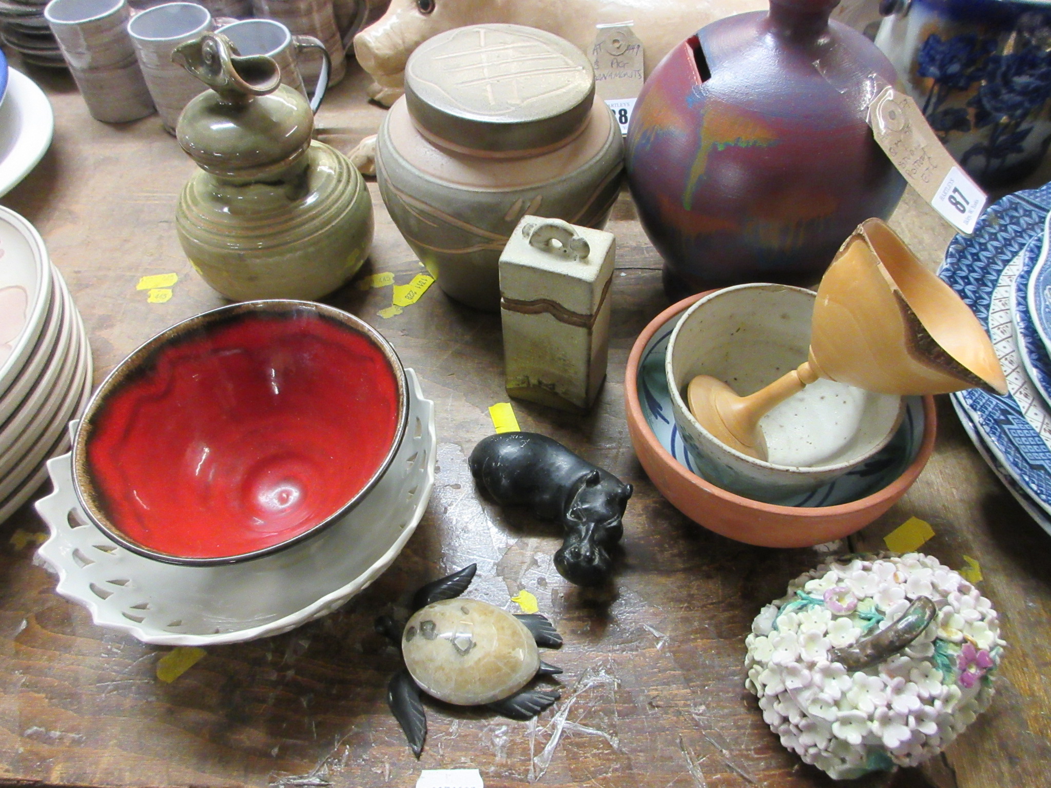 QUANTITY OF STUDIO POTTERY ETC Image
