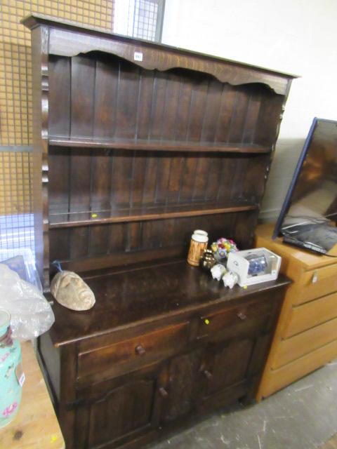OAK DRESSER Image