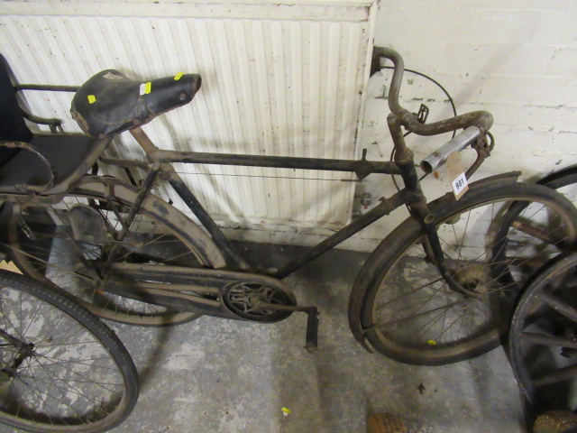 OLD BICYCLE Image