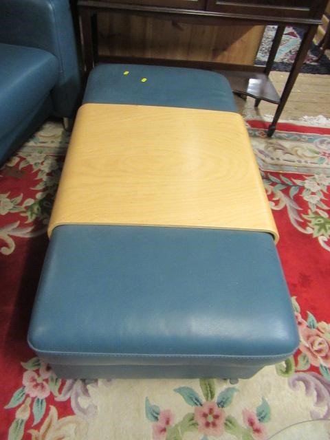 SET OF STRESSLESS CINEMA CHAIRS Image