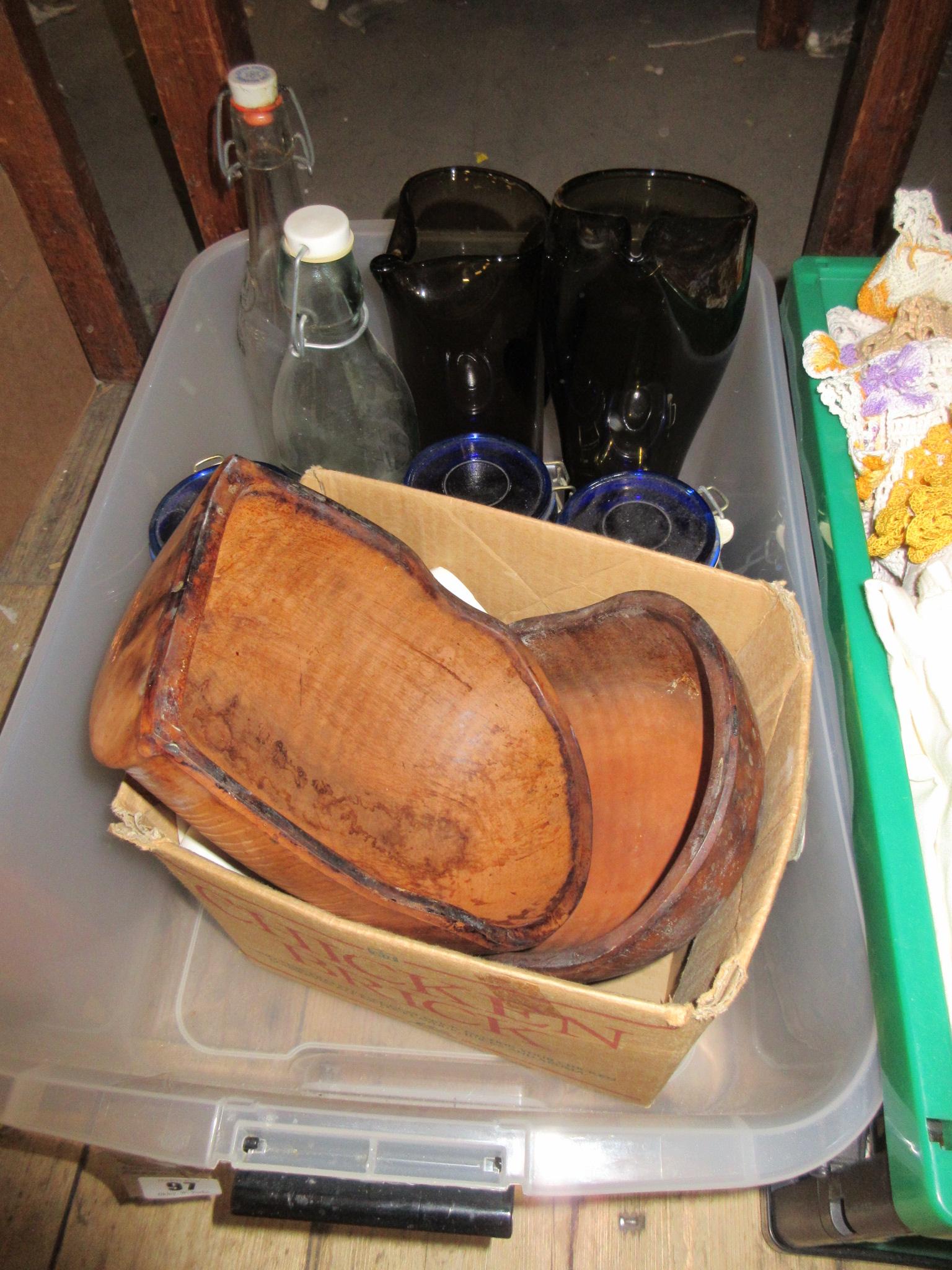 BOX OF CERAMICS AND GLASS Image