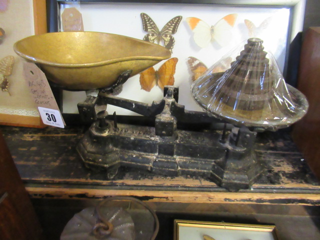 SET OF SCALES AND WEIGHTS Image