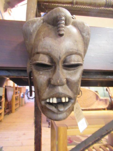AFRICAN CARVED MASK Image