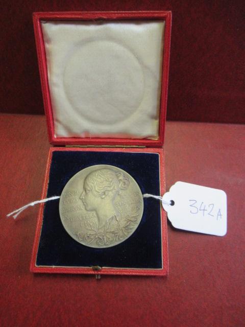 CASED VICTORIA DIAMOND JUBILEE MEDALLION Image