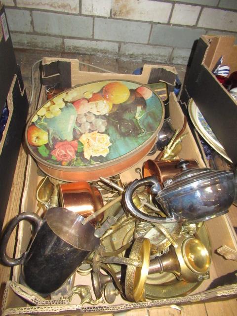 BOX OF METALWARE Image