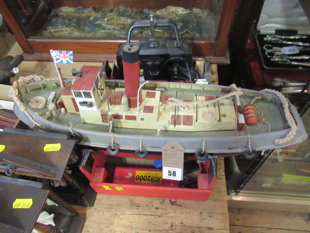 REMOTE CONTROLLED THAMES TUB BOAT WITH CHARGER Image