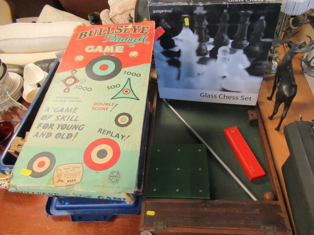 BULLSEYE PINBALL GAME AND CHESS SET ETC Image