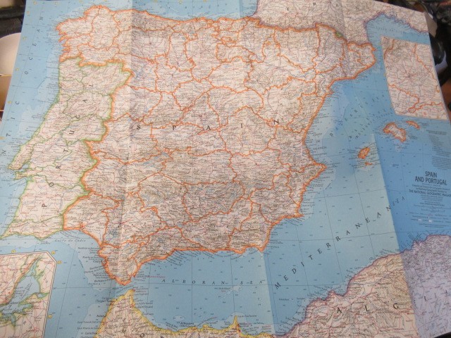 THE COMPREHENSIVE ATLAS AND GEOGRAPHY OF THE WORLD BOX OF MAPS Image