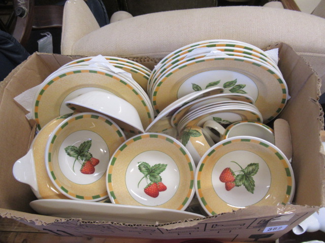 QUANTITY OF CHURCHILL TABLEWARE Image
