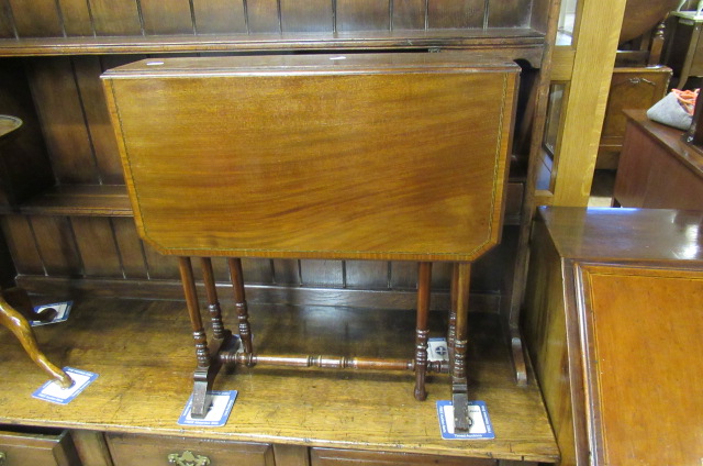 SMALL SUTHERLAND TABLE Image