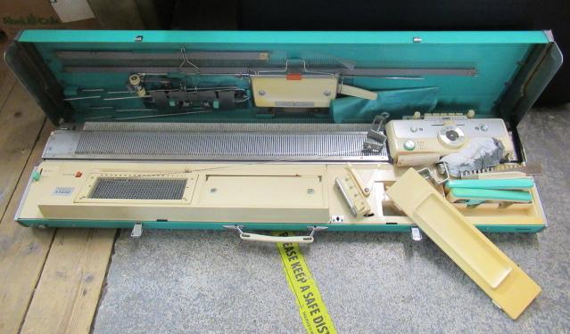 JONES KNITTING MACHINE Image