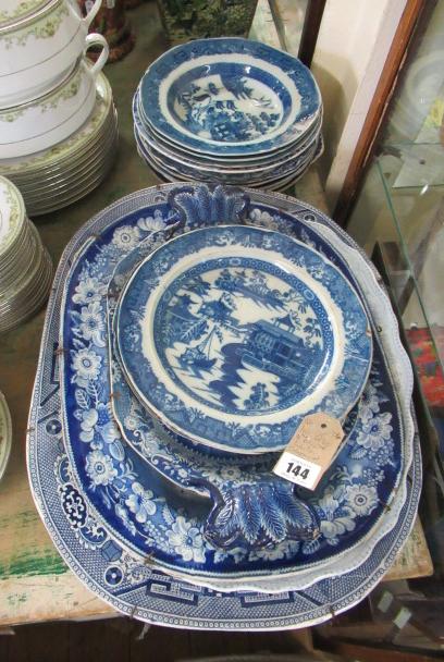 LARGE QUANTITY OF BLUE AND WHITE CERAMICS Image