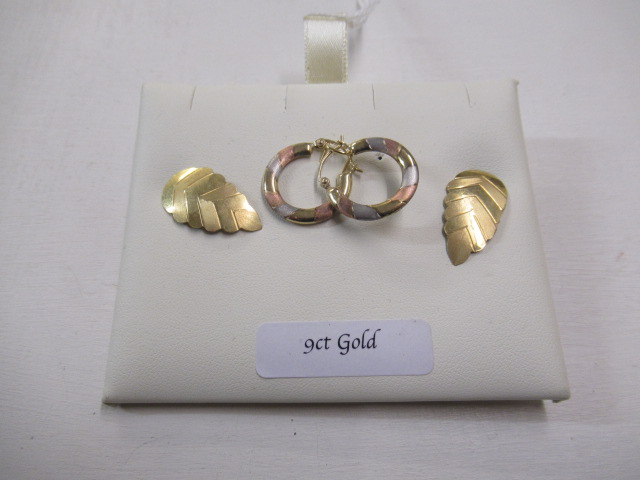 PAIR OF 9CT GOLD EARRINGS AND A PAIR OF 14CT GOLD EARRINGS Image
