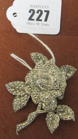 LARGE ART DECO SILVER AND MARCASITE BROOCH Image