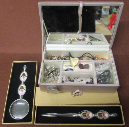 BOX OF COSTUME JEWELLERY INCLUDING SILVER RING Image