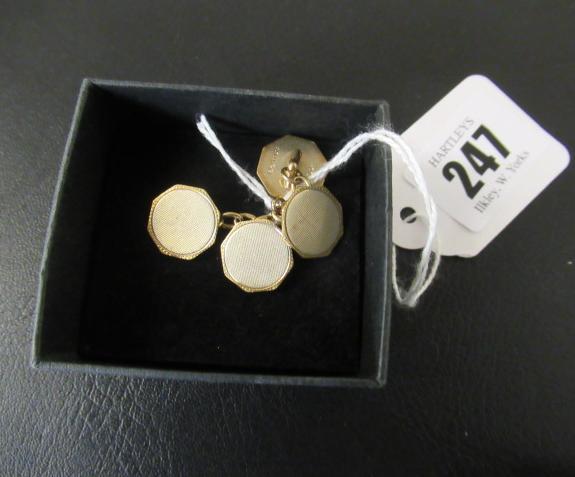 PAIR OF 9CT GOLD CUFFLINKS Image