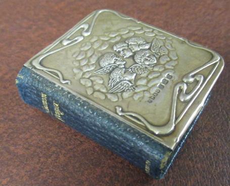 SILVER FRONTED PRAYER BOOK Image