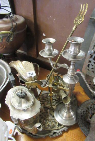 QUANTITY OF METALWARE Image