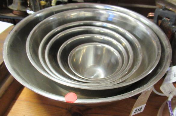 VON SHEF STAINLESS STEEL GRADUATED BOWL SET Image