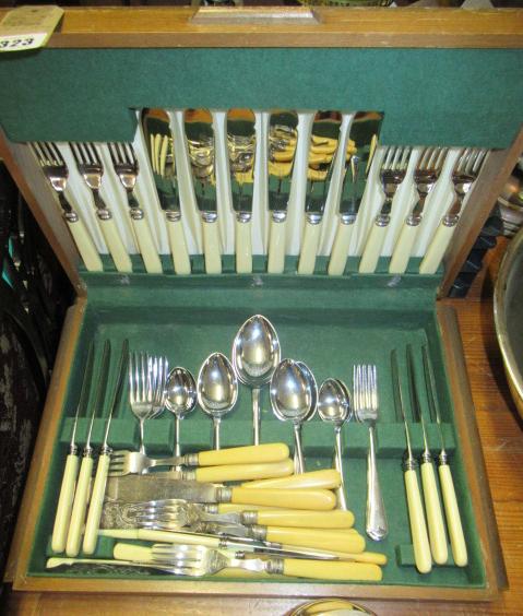 PART CANTEEN OF CUTLERY Image