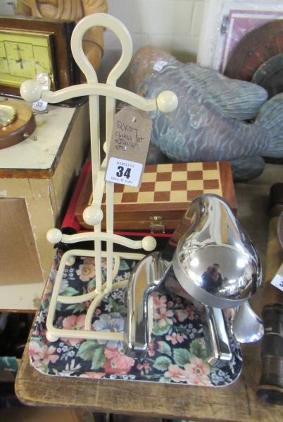 CHESS SET AND JUICER ETC Image