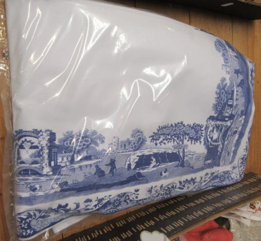 QUANTITY OF DAMASK AND EMBRIODERED TABLE LINEN Image