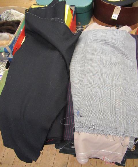 QUANTITY OF SUIT LENGTHS Image