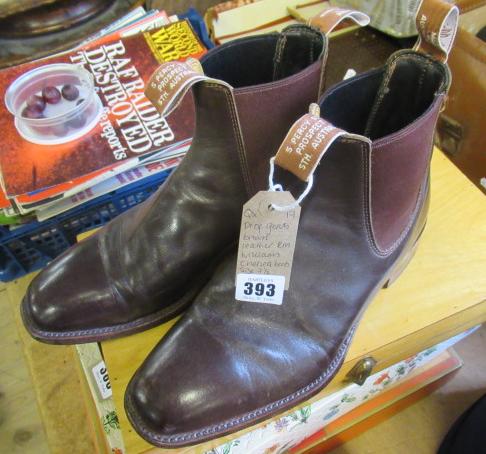 PAIR OF GENTS BROWN LEATHER RM WILLIAMS CHELSEA BOOTS SIZE 7.5 Image