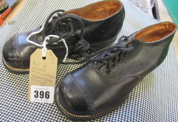 PAIR OF CHILDS BLACK LEATHER CEMOSA LACE UP SHOES Image