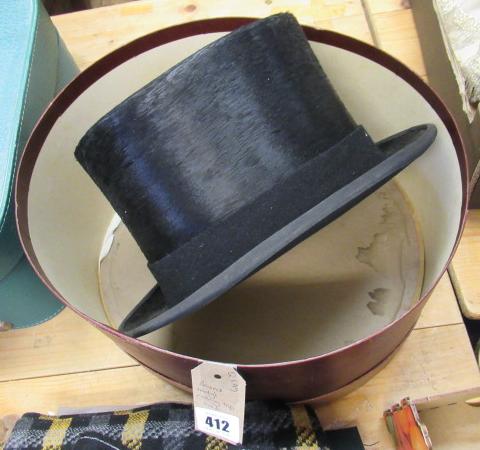 BOXED LADY'S RIDING TOP HAT Image