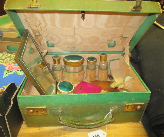 GREEN LEATHER DRESSING CASE Image