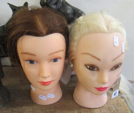 TWO HAIRDRESSING MANNEQUIN HEADS Image