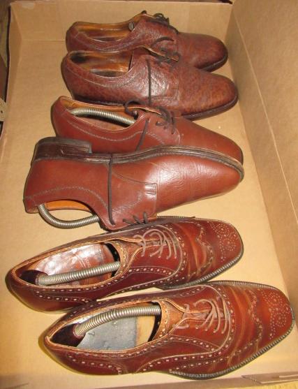 THREE PAIRS OF GENTS SHOES INCLUDING LOAKES Image