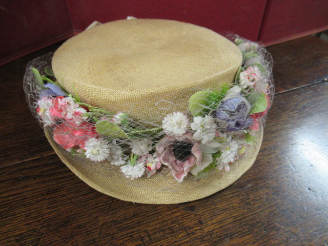EDWARDIAN FLOWER TRIMMED HAT Image