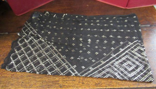 SILVER THREAD SHAWL Image