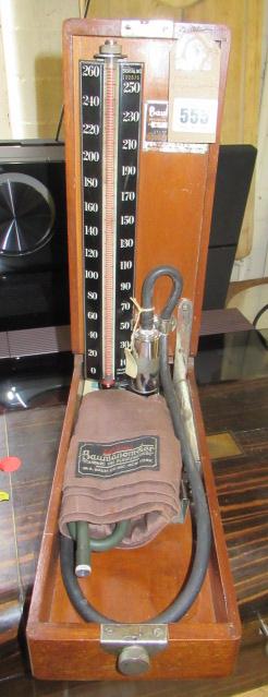VINTAGE CASED BAUMANOMETER Image