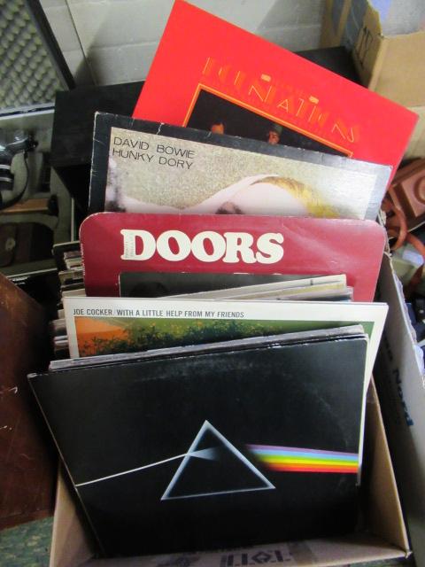 BOX OF 1970S AND LATER RECORDS INCLUDING DOORS  PINK FLOYD ETC Image