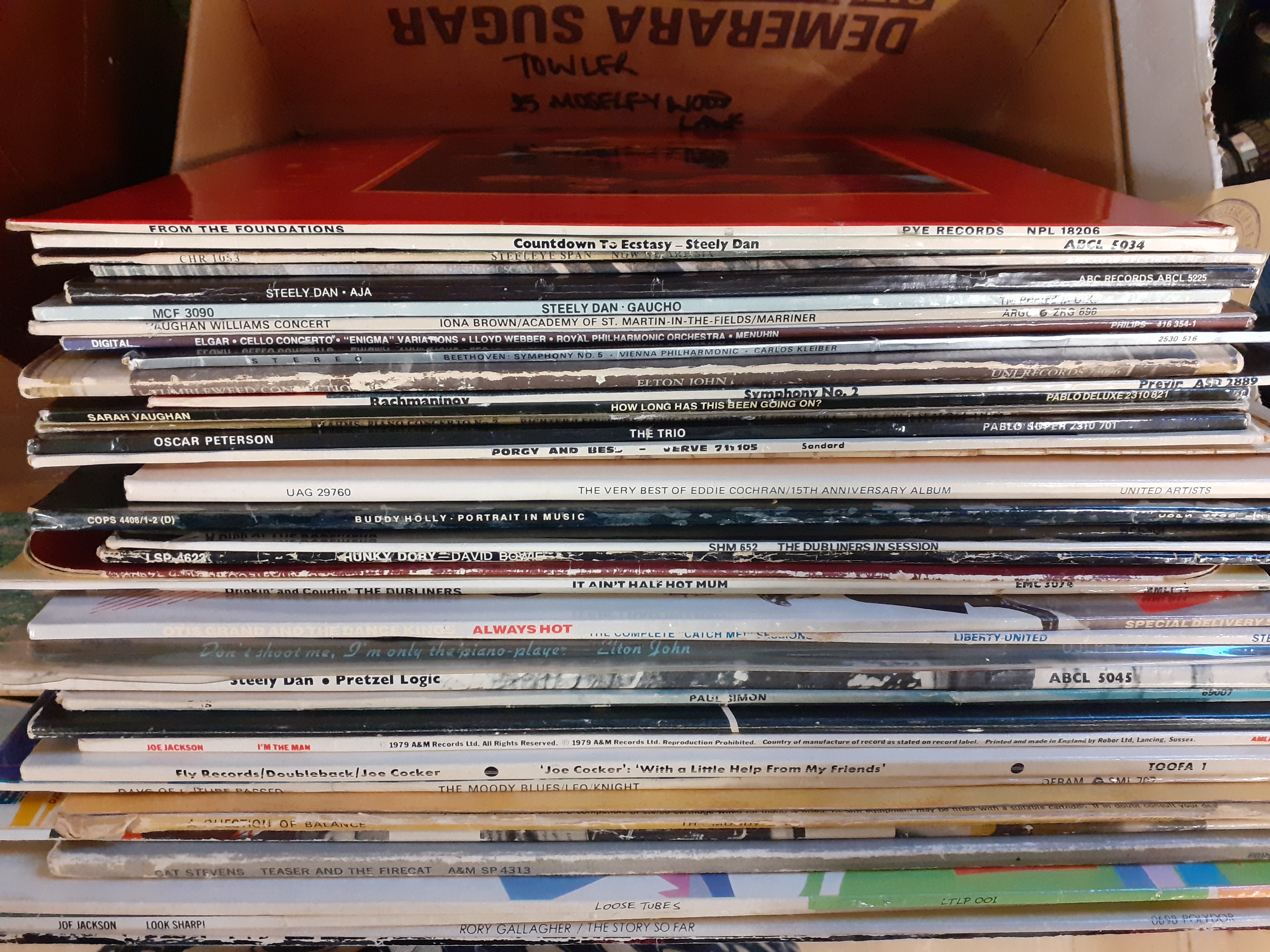 BOX OF 1970S AND LATER RECORDS INCLUDING DOORS  PINK FLOYD ETC Image
