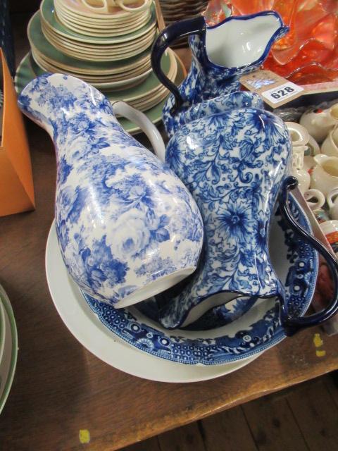 FIVE BLUE AND WHITE ITEMS OF CHINA Image