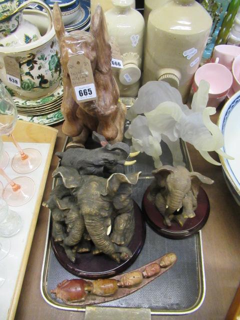 TRAY OF ELEPHANT ORNAMENTS Image