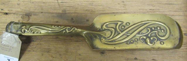 ARTS AND CRAFTS CRUMB SCOOP Image