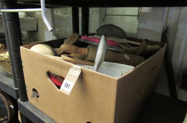 BOX OF KITCHEN WARE Image