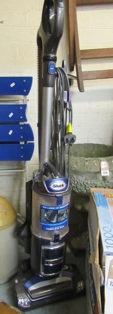 SMALL VACUUM CLEANER Image
